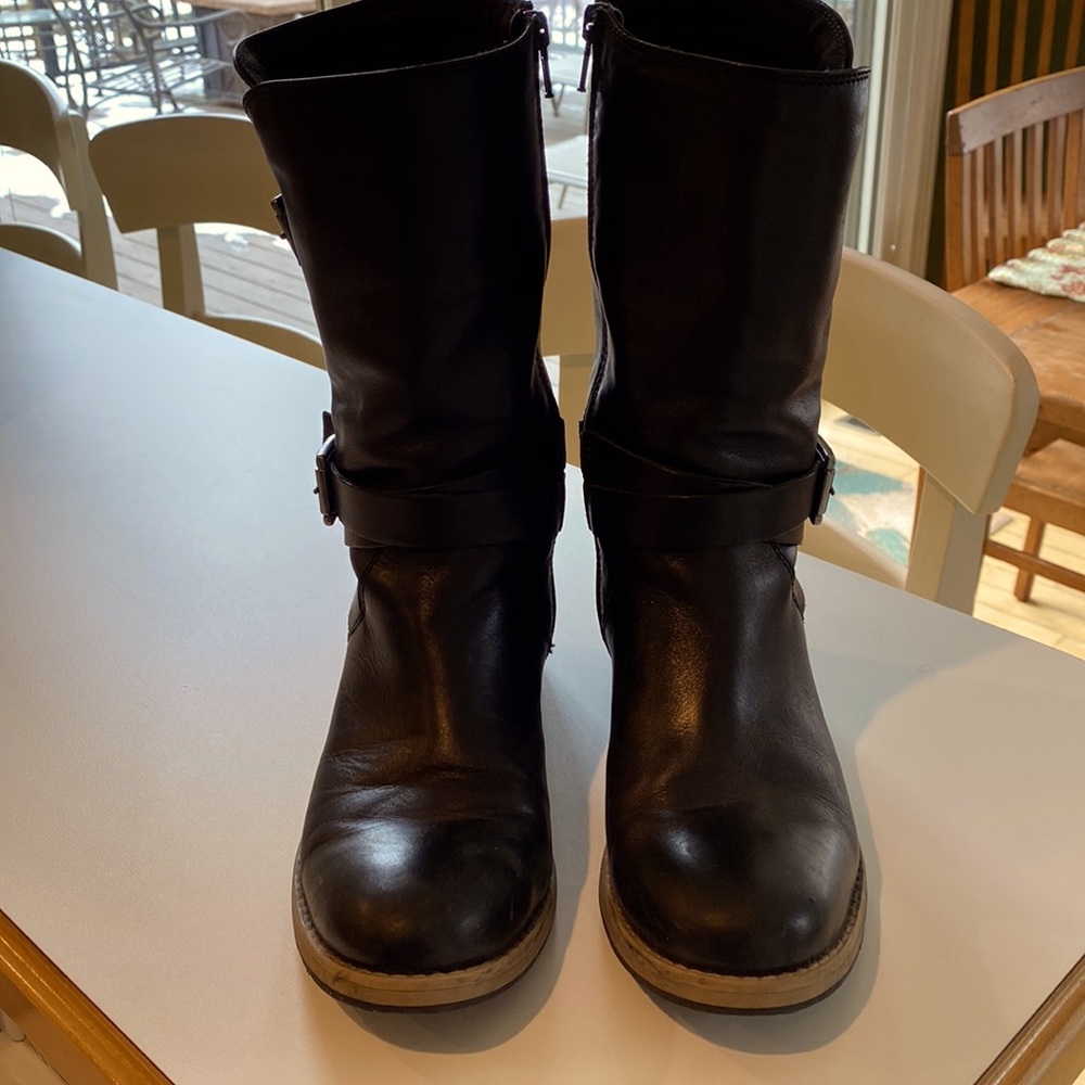 Size 7 Clarke Black Boots